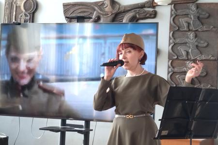 Калужская область. Дню Советской Армии и Военно-Морского флота был посвящён литературно-музыкальный вечер, организованный литераторами при поддержке КПРФ