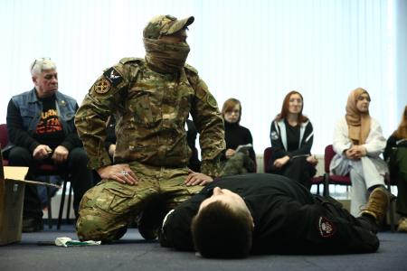 Москва и Московская область. Ветераны СВО познакомили коммунистов и комсомольцев с теорией и практикой военной медицины