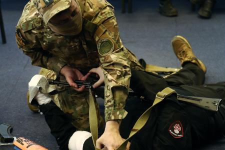 Москва и Московская область. Ветераны СВО познакомили коммунистов и комсомольцев с теорией и практикой военной медицины