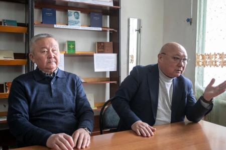 Депутаты  фракции КПРФ в Народном Хурале Калмыкии провели встречу с избирателями в поселке Яшкуль