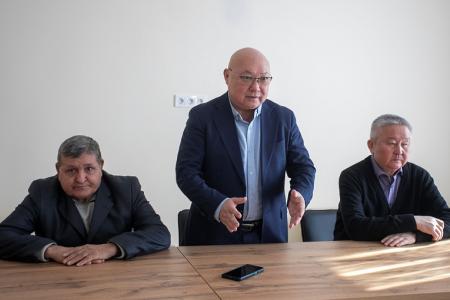 Депутаты фракции КПРФ в Народном Хурале Калмыкии провели встречу с избирателями в селе Приютное