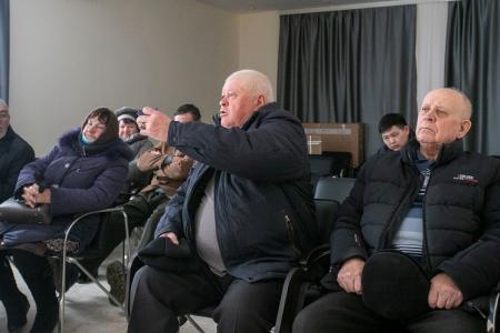 Депутаты фракции КПРФ в Народном Хурале Калмыкии провели встречу с избирателями в селе Приютное