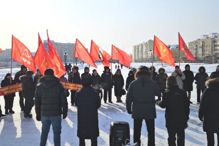 Якутия. В День Красной Армии коммунисты провели митинг и автопробег   в защиту площади Ленина и прав избирателей