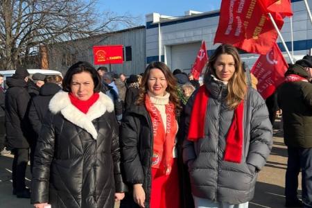 Женский Союз «Надежда России»: "Народ и армия - едины!"