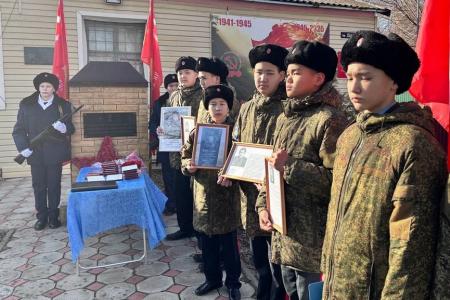 Коммунисты Калмыкии отметили  День памяти воинов-интернационалистов