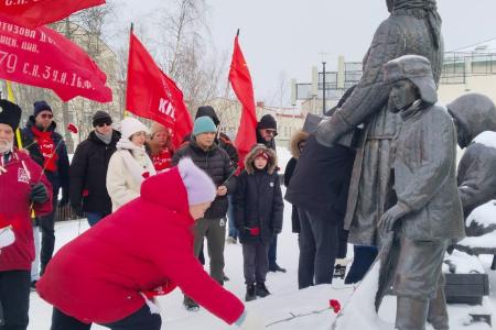 Ямало-Ненецкий автономный округ. Коммунисты Ямала отметили День рождения Красной Армии