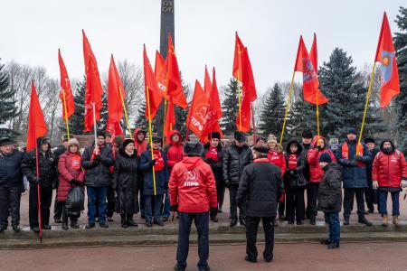 Наш народ не победить! Курские коммунисты почтили память защитников города