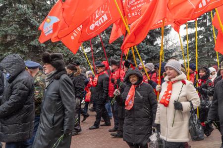 Наш народ не победить! Курские коммунисты почтили память защитников города