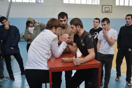 В столице Республики Дагестан Махачкале прошло первенство по армрестлингу на призы ДРО КПРФ