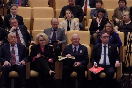 Г.А. Зюганов наградил победителей творческого конкурса «Все для фронта. Все для Победы!»