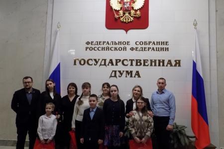 Г.А. Зюганов наградил победителей творческого конкурса «Все для фронта. Все для Победы!»