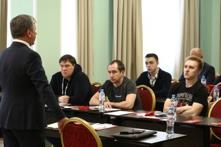 Дмитрий Новиков провел занятия в Центре политической учебы ЦК КПРФ