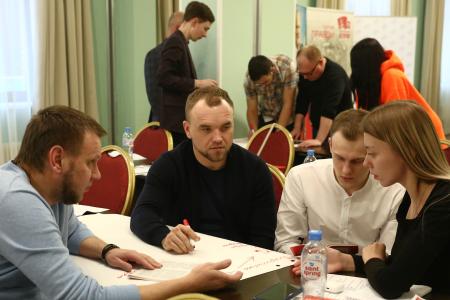 Дмитрий Новиков провел занятия в Центре политической учебы ЦК КПРФ