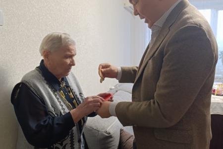 Леонид Калашников встретился с жительницей Тольятти, которая пережила блокаду Ленинграда