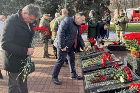 Коммунисты Крыма почтили память воинов-интернациалистов