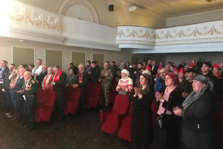 Коммунисты Карачаево-Черкесии совместно с активистами Всероссийского женского союза «Надежда России» провели традиционное праздничное мероприятие «Честь имею!»