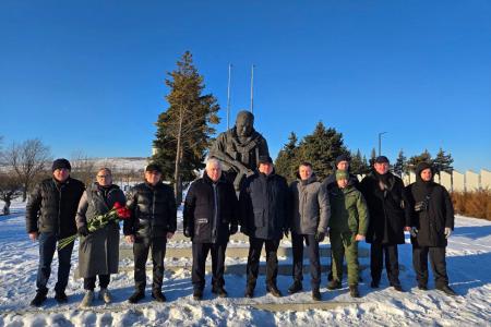 Делегация КПРФ во главе с Казбеком Тайсаевым работает на Донбассе