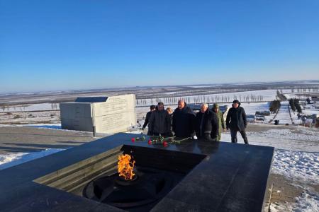 Делегация КПРФ во главе с Казбеком Тайсаевым работает на Донбассе