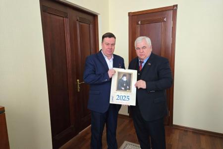 Делегация КПРФ во главе с Казбеком Тайсаевым работает на Донбассе