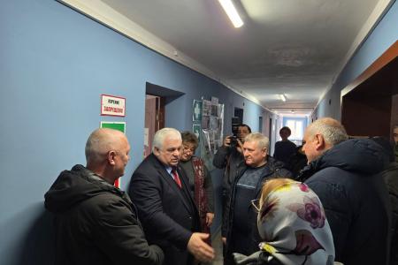 Делегация КПРФ во главе с Казбеком Тайсаевым работает на Донбассе