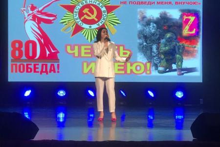 Коммунисты Карачаево-Черкесии совместно с активистами Всероссийского женского союза «Надежда России» провели традиционное праздничное мероприятие «Честь имею!»