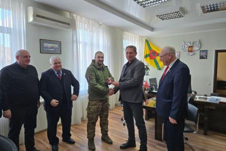 Делегация КПРФ во главе с Казбеком Тайсаевым работает на Донбассе