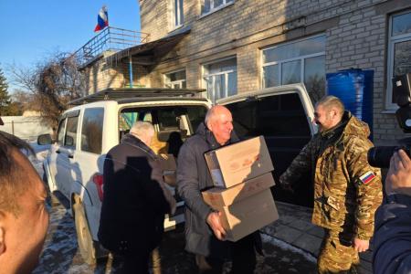 Делегация КПРФ во главе с Казбеком Тайсаевым работает на Донбассе