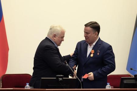 Делегация КПРФ во главе с Казбеком Тайсаевым работает на Донбассе