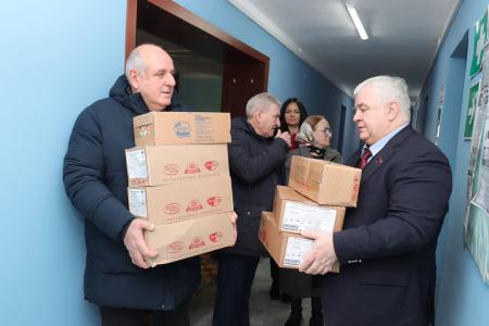 Делегация КПРФ во главе с Казбеком Тайсаевым работает на Донбассе