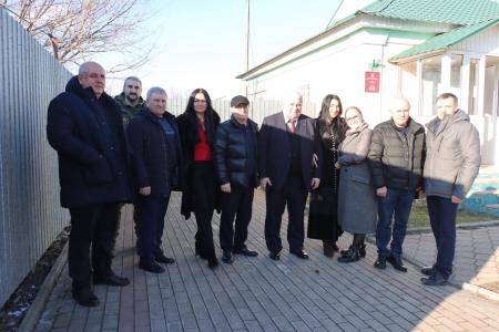 Делегация КПРФ во главе с Казбеком Тайсаевым работает на Донбассе