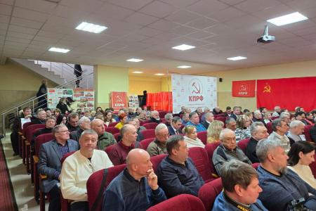 Делегация КПРФ во главе с К.К. Тайсаевым продолжает работу на Донбассе