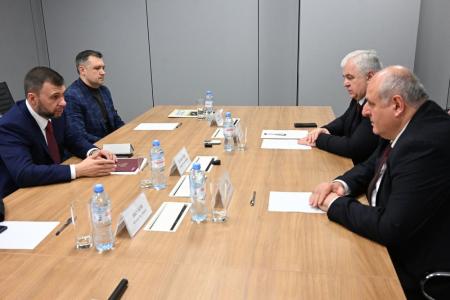 Делегация КПРФ во главе с К.К. Тайсаевым продолжает работу на Донбассе