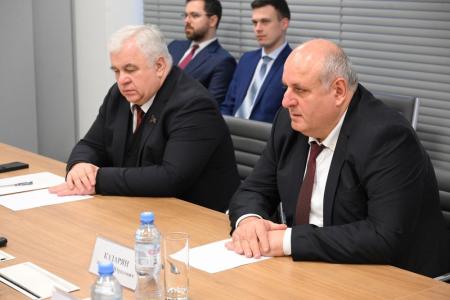 Делегация КПРФ во главе с К.К. Тайсаевым продолжает работу на Донбассе