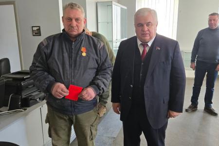 Делегация КПРФ во главе с К.К. Тайсаевым продолжает работу на Донбассе