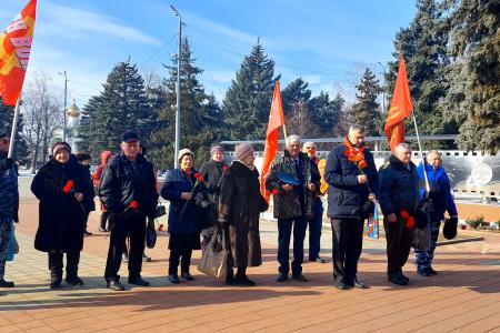 Краснодарский край. Активисты КПРФ и других лево-патриотических сил отметили День Советской Армии и Венно-морского флота