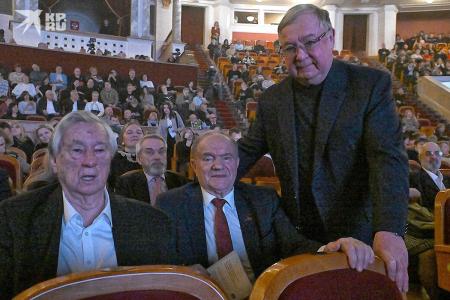 Эпос спецоперации: на сцене Театра Российской Армии идет премьера «танковой» рок-оперы Проханова «Хождение в огонь»