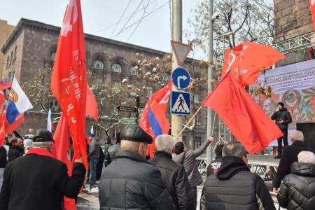 В Армении отпраздновали 107-ю годовщину Советской Армии и Военно-Морского Флота
