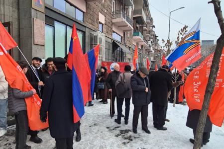 В Армении отпраздновали 107-ю годовщину Советской Армии и Военно-Морского Флота