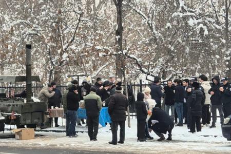 В Армении отпраздновали 107-ю годовщину Советской Армии и Военно-Морского Флота