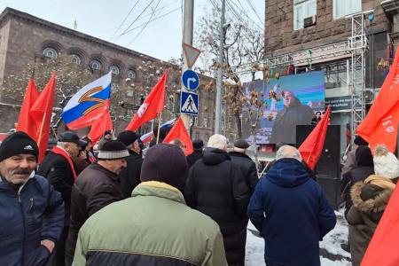 В Армении отпраздновали 107-ю годовщину Советской Армии и Военно-Морского Флота