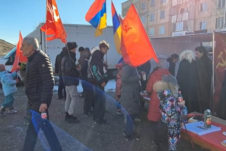 В Армении отпраздновали 107-ю годовщину Советской Армии и Военно-Морского Флота