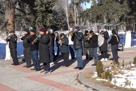 В Армении отпраздновали 107-ю годовщину Советской Армии и Военно-Морского Флота