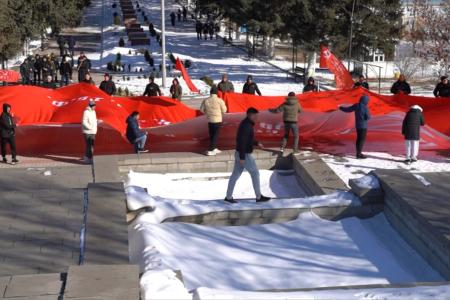 В Армении отпраздновали 107-ю годовщину Советской Армии и Военно-Морского Флота