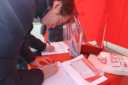 В Ростове-на-Дону участники митинга потребовали принятия «Программы Победы» КПРФ в качестве государственной