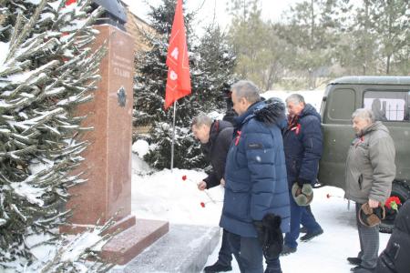 Новосибирские коммунисты отправили гуманитарный груз на Курский фронт