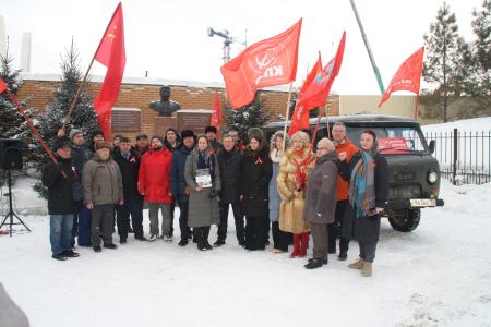 Новосибирские коммунисты отправили гуманитарный груз на Курский фронт