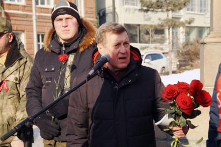 Новосибирские коммунисты отметили День Советской армии шествием и митингом в центре города