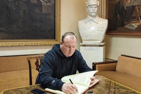 Делегация из Ивановской области почтила память Михаила Фрунзе у Кремлёвской стены