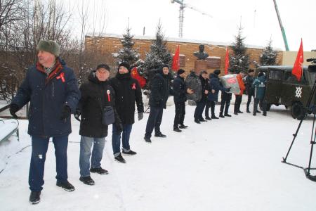 Новосибирские коммунисты отправили гуманитарный груз на Курский фронт
