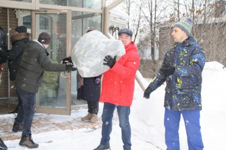 Новосибирские коммунисты отправили гуманитарный груз на Курский фронт